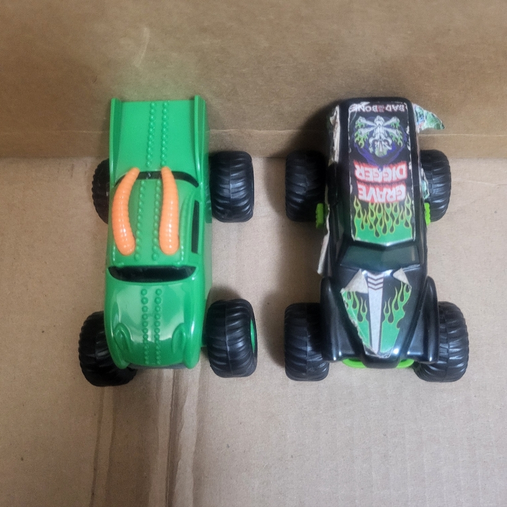 Mcdonald's 2015 Feld Motor Inc.Grave Digger/Dragon Monster Truck Happy Meal Toy - Picture 3 of 16